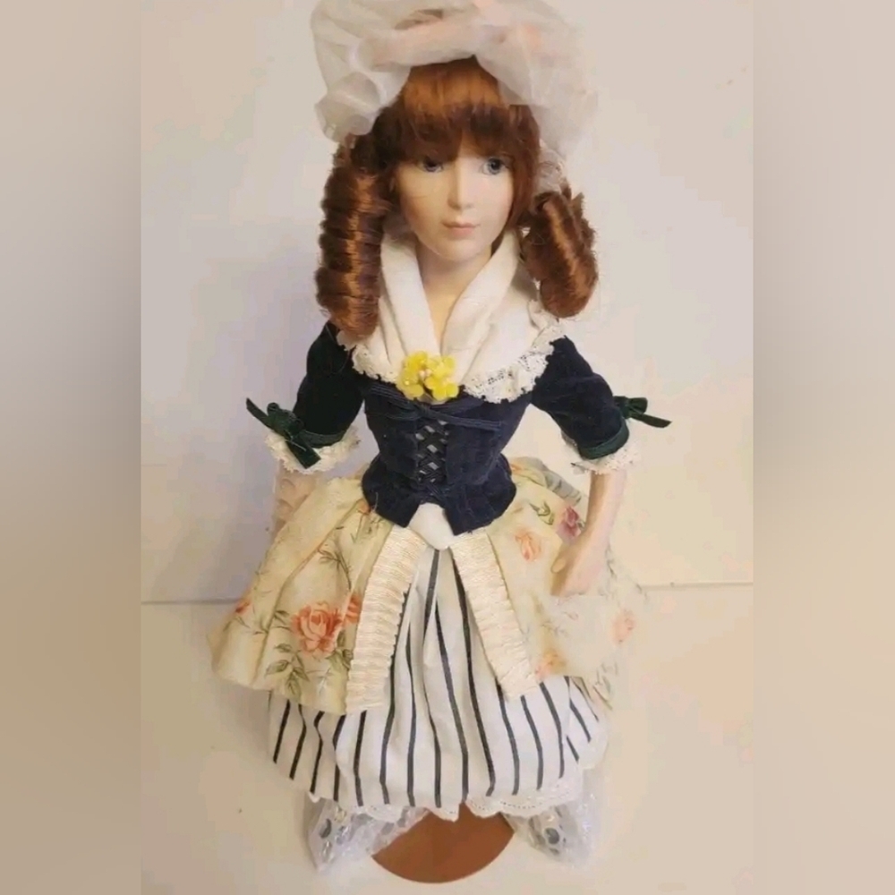 Franklin Heirloom Vintage Strawberry Girl Porcelain Doll.